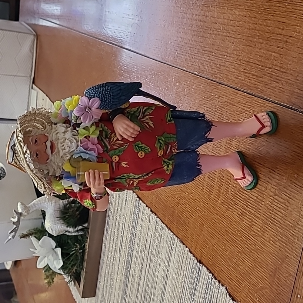 Clothtique Tropical Santa